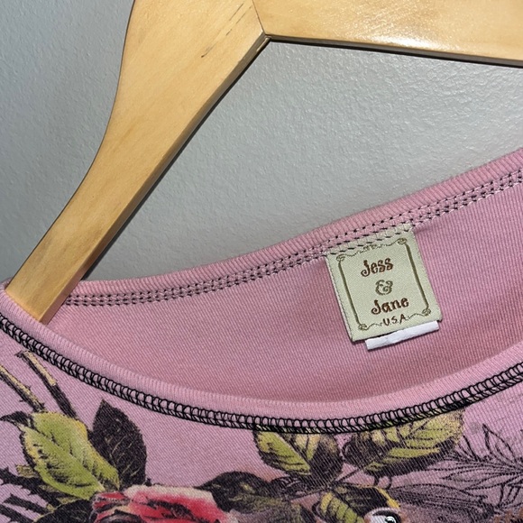 Jess & Jane Y2K Half Sleeve Tee - Picture 3 of 6